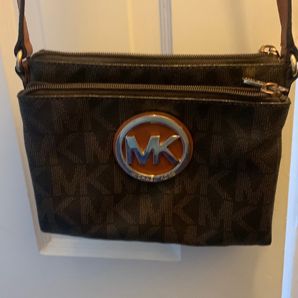 Michael Kors crossbody!